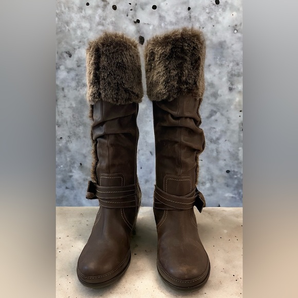 Clarks Boots - Picture 7 of 9